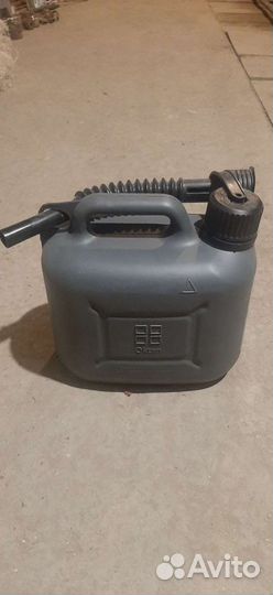 Канистра пластиковая 5 литров