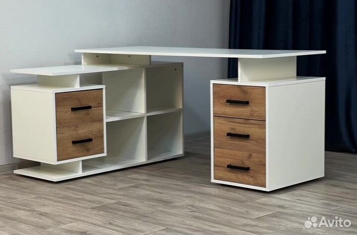 Стол офисный угловой