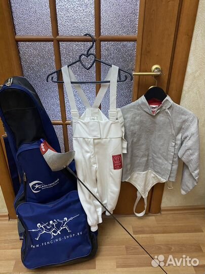 Спортивная форма фехтования (сабля) правша