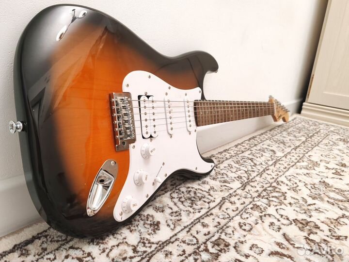 Fender squier stratocaster 2022