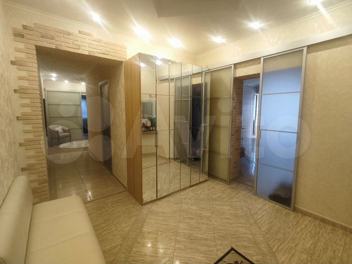 4-к. квартира, 142 м², 3/7 эт.