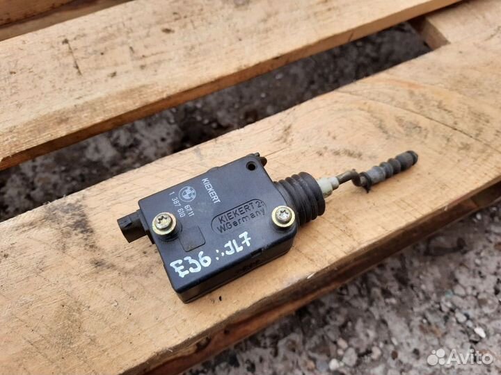 Активатор замка крышки бензобака BMW Е36