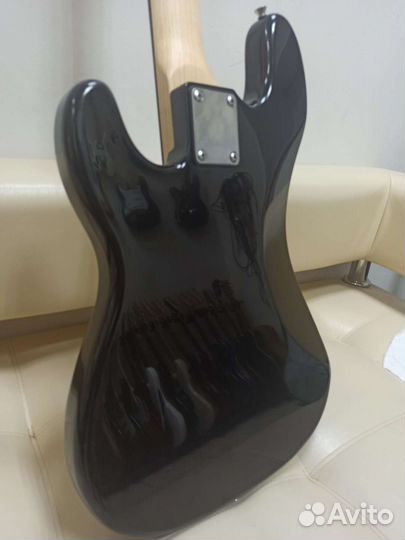 Бас гитара precision Denn