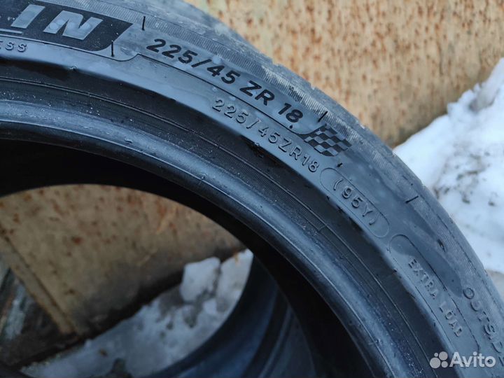 Michelin Pilot Sport 4 225/45 R18 95Y