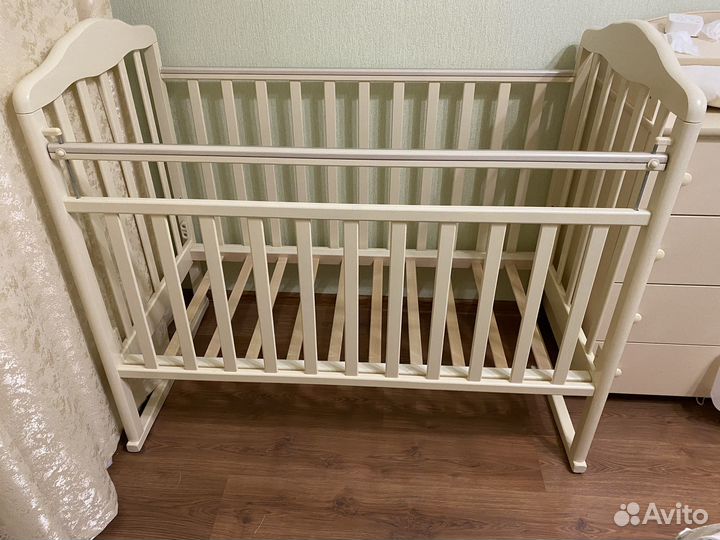 Детская кроватка качалка