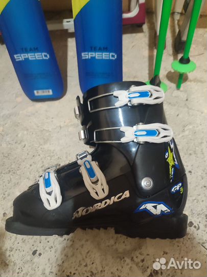 Горнолыжные ботинки и лыжи в комплекте детские