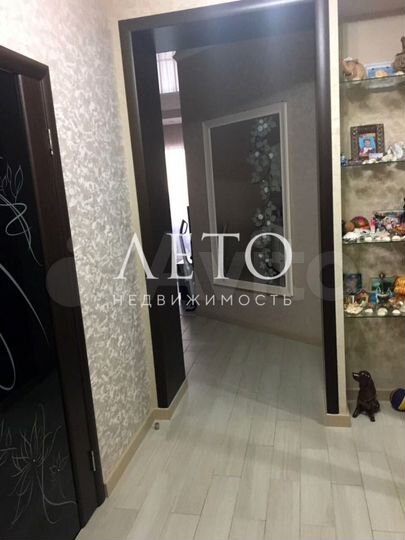 2-к. квартира, 70 м², 1/18 эт.