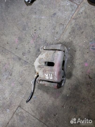 Суппорт тормозной передний правый Renault Megane 2