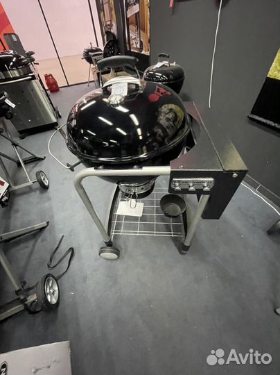 Угольный гриль Weber performer