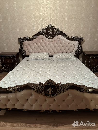 Спальный гарнитур