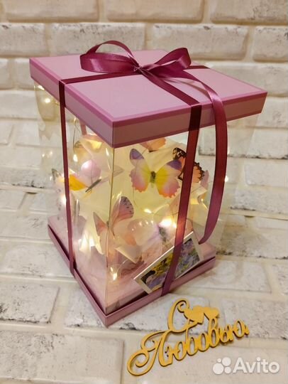 Нежнейший букет из бабочек в коробке-аквариуме