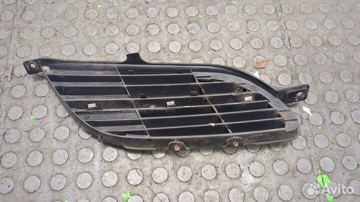 Решетка радиатора Nissan Almera Tino, 2004