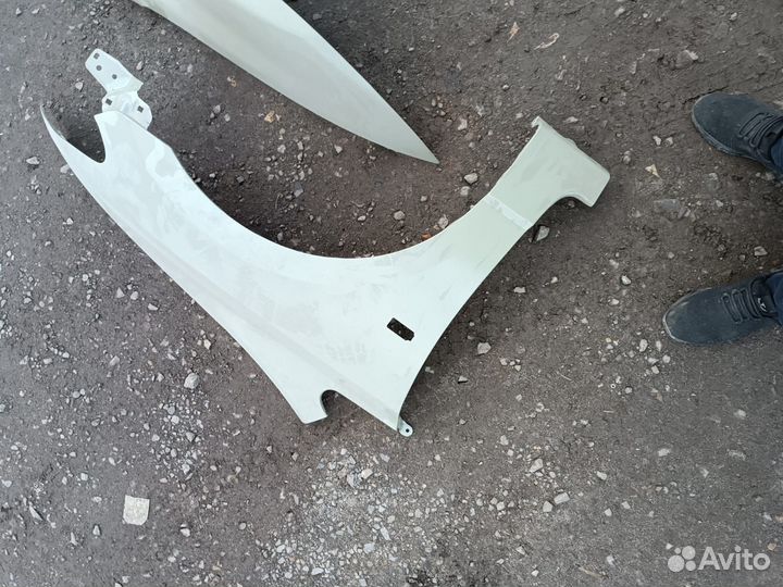 Продам крылья на Хонду Цивик 4D