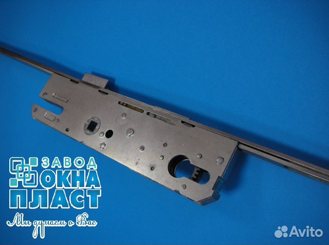 Многозапорный замок на пластиковую дверь