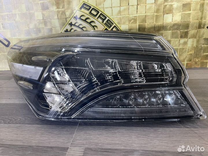 Фонарь задний левый Toyota Camry V70 S-Edition нов