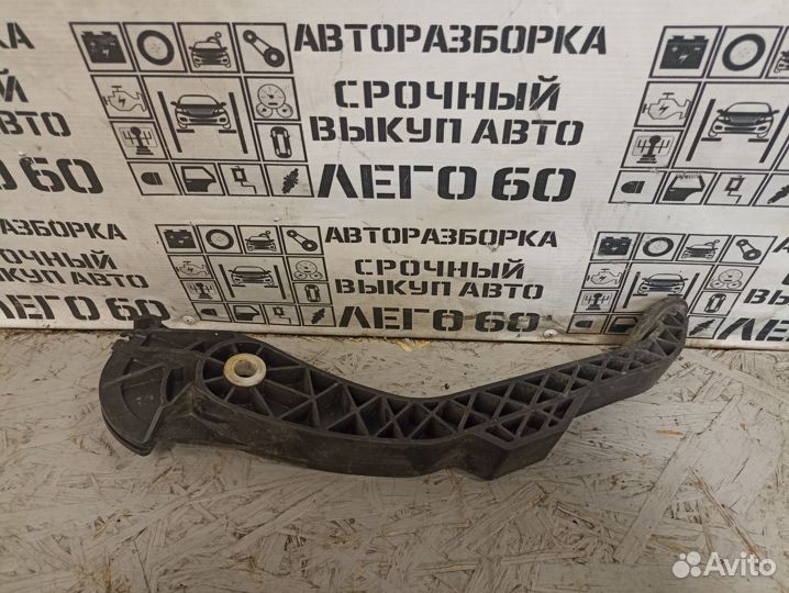 Педаль сцепления для Nissan Almera G15