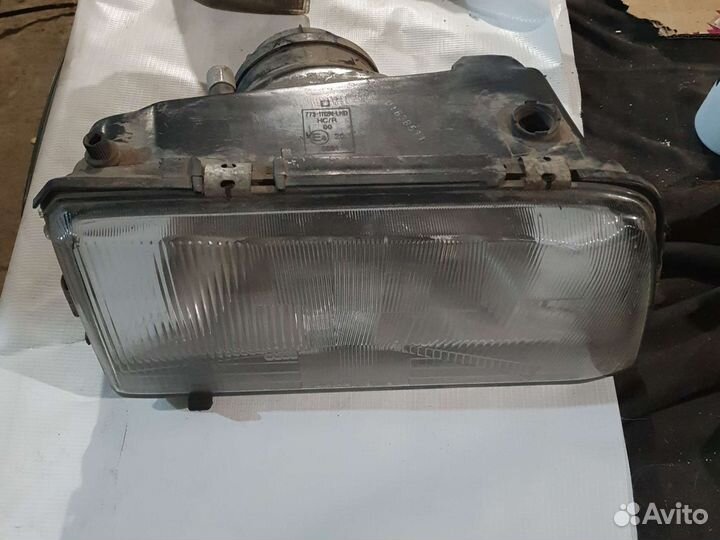 Вольво 850 правая фара с поворотником