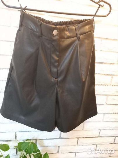 Кожаные шорты