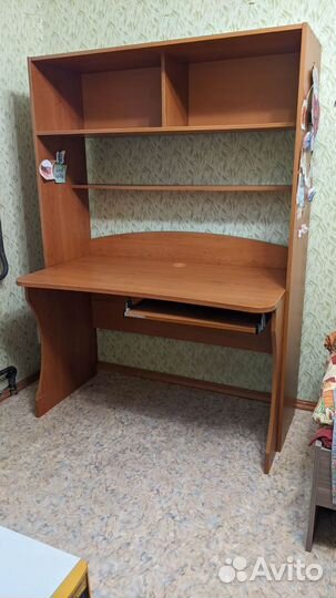 Продается стол