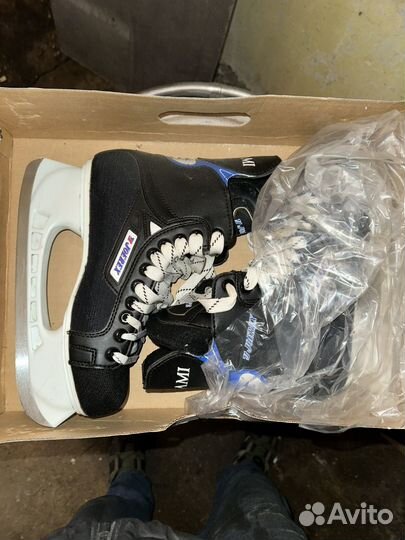 Коньки хоккейные 43 размер новые