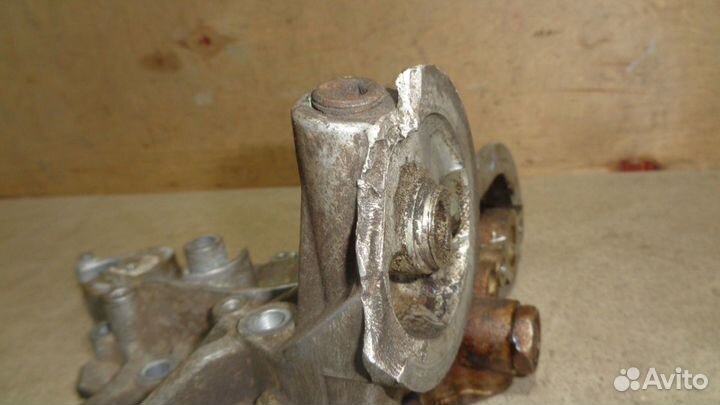 Насос масляный Mitsubishi Carisma (DA)