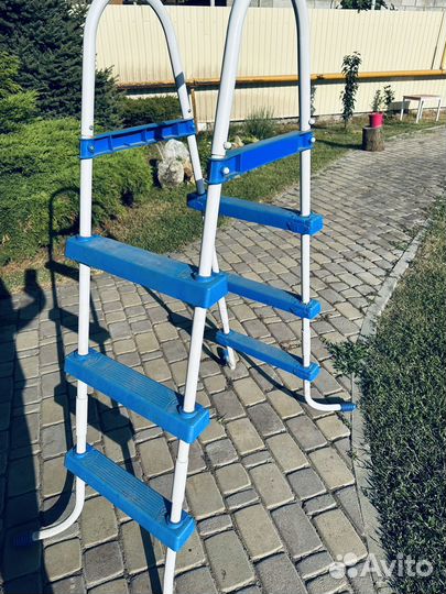 Лестница для каркасного бассейна