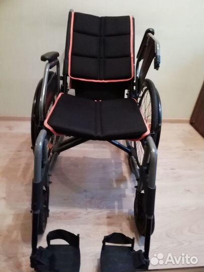 Кресло-коляска для инвалидов