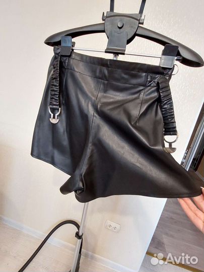 Кожаные шорты 46