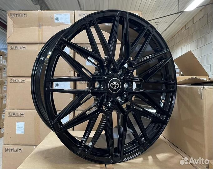 Кованые диски на Toyota Seqouoia R22