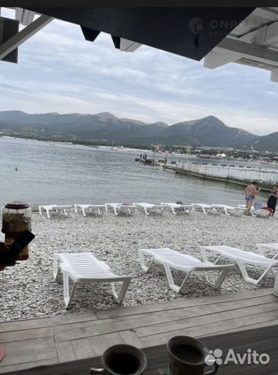 Место для водных аттракционов на пляже и бунгало