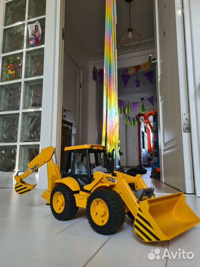 Экскаватор-погрузчик колесный Bruder JCB 4CX