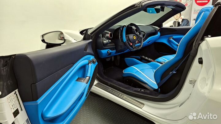 Ferrari F8 Spider 3.9 AMT, 2022, 9 000 км