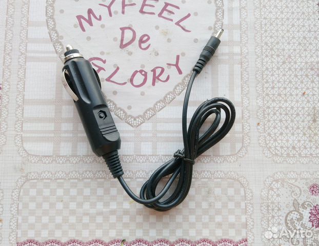 Кабель адаптер в автомобиле