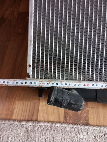 Радиатор охлаждения на Ниссан Атлас