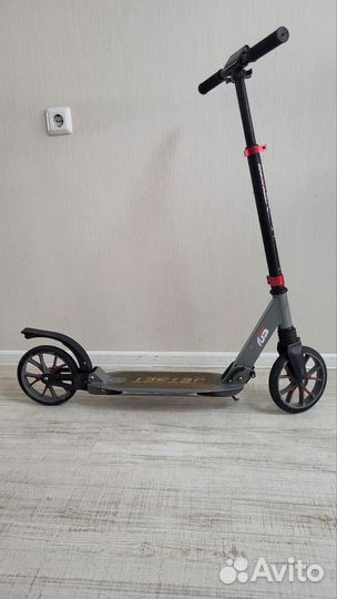Самокат jetset