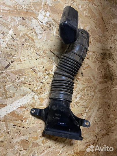 Воздухозаборник Suzuki Vitara 2LY