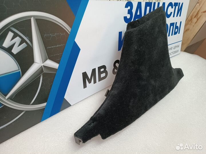 Обшивка стойки нижняя правая Mercedes-Benz W222