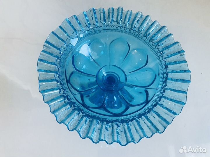 Старинная ваза на ножке купоросное стекло царизм