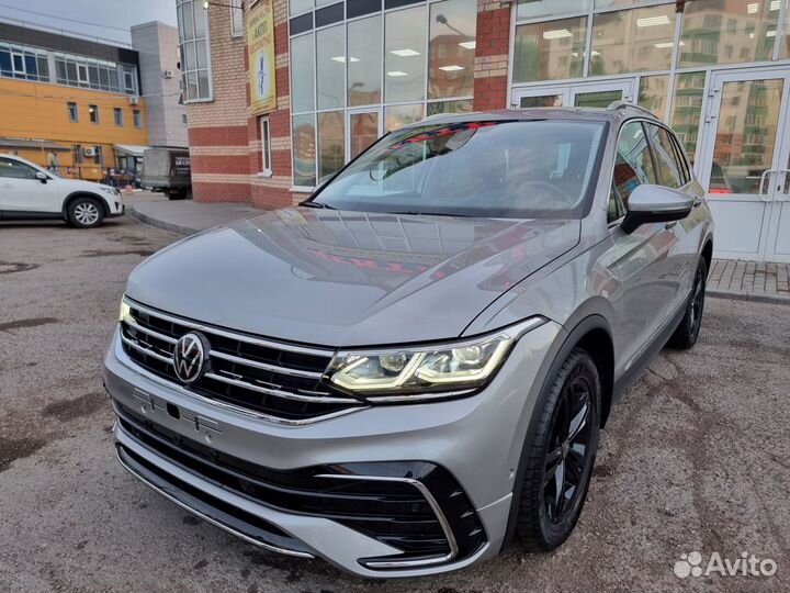 Volkswagen Tiguan 2.0 AMT, 2021, битый, 27 000 км