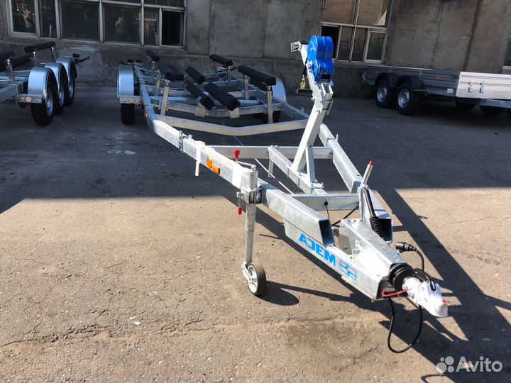 Тормозной прицеп для перевозки лодки 8м