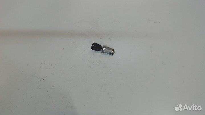 Личинка замка Ford Mondeo 3, 2001