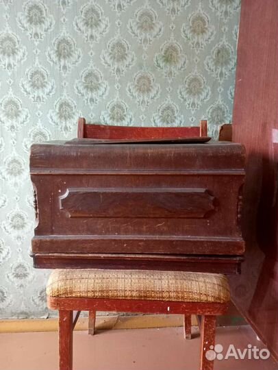 Швейная машинка зингер