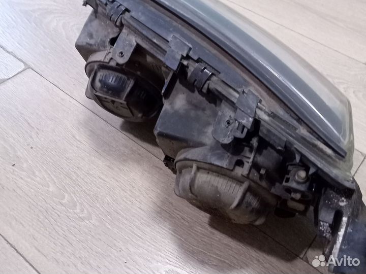 Фара передняя правая Volvo s80 (99-06)