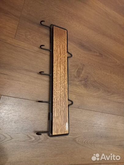 Вешалка настенная