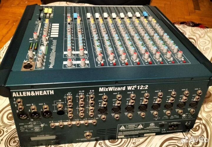 Микшерный пульт