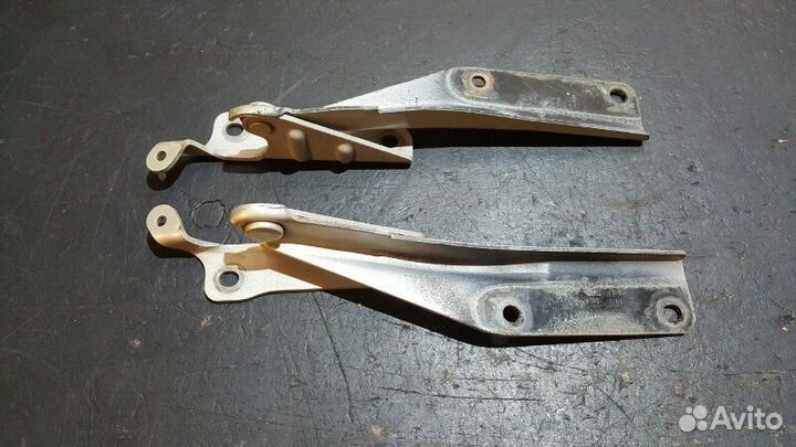 Петли капота Subaru Forester SG5 EJ205 04