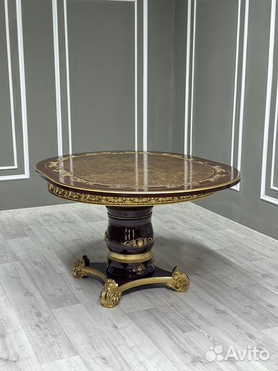 Столы и стулья