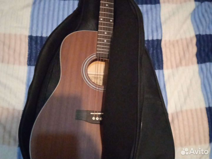 Акустическая гитара