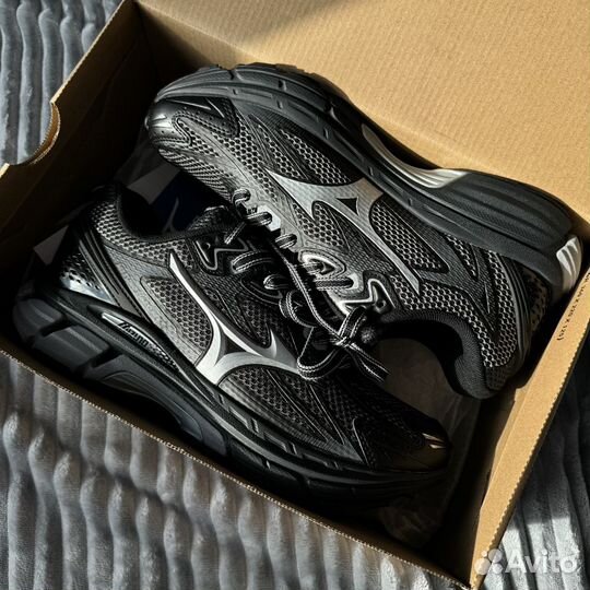 Кроссовки Mizuno