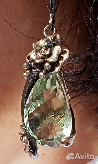 Зеленый аметист в украшении из Таиланда